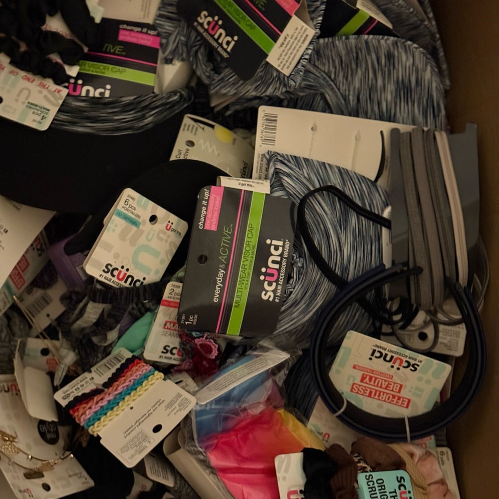 Scunci Assorted Hair Accessories Multicolor mixed hair accessories $400